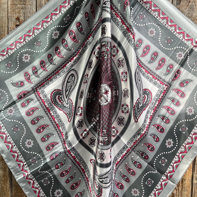 Gray & Pink Wild Rag