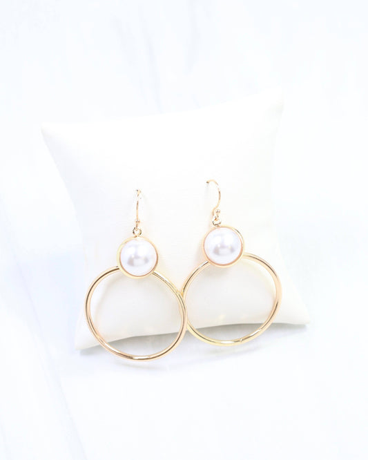 Clementine Circle Pearl Dangle Earring Gold