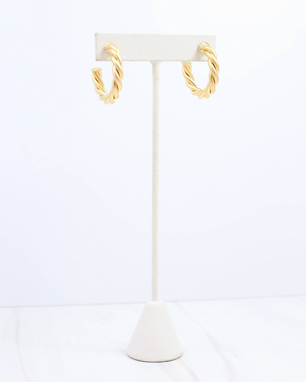 Joshamee Twisted Hoop Earring Matte Gold