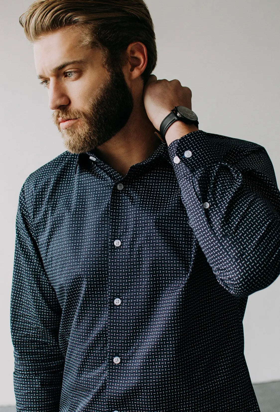 Finn Untuckable Classic Fit Dress Shirt by Alynn