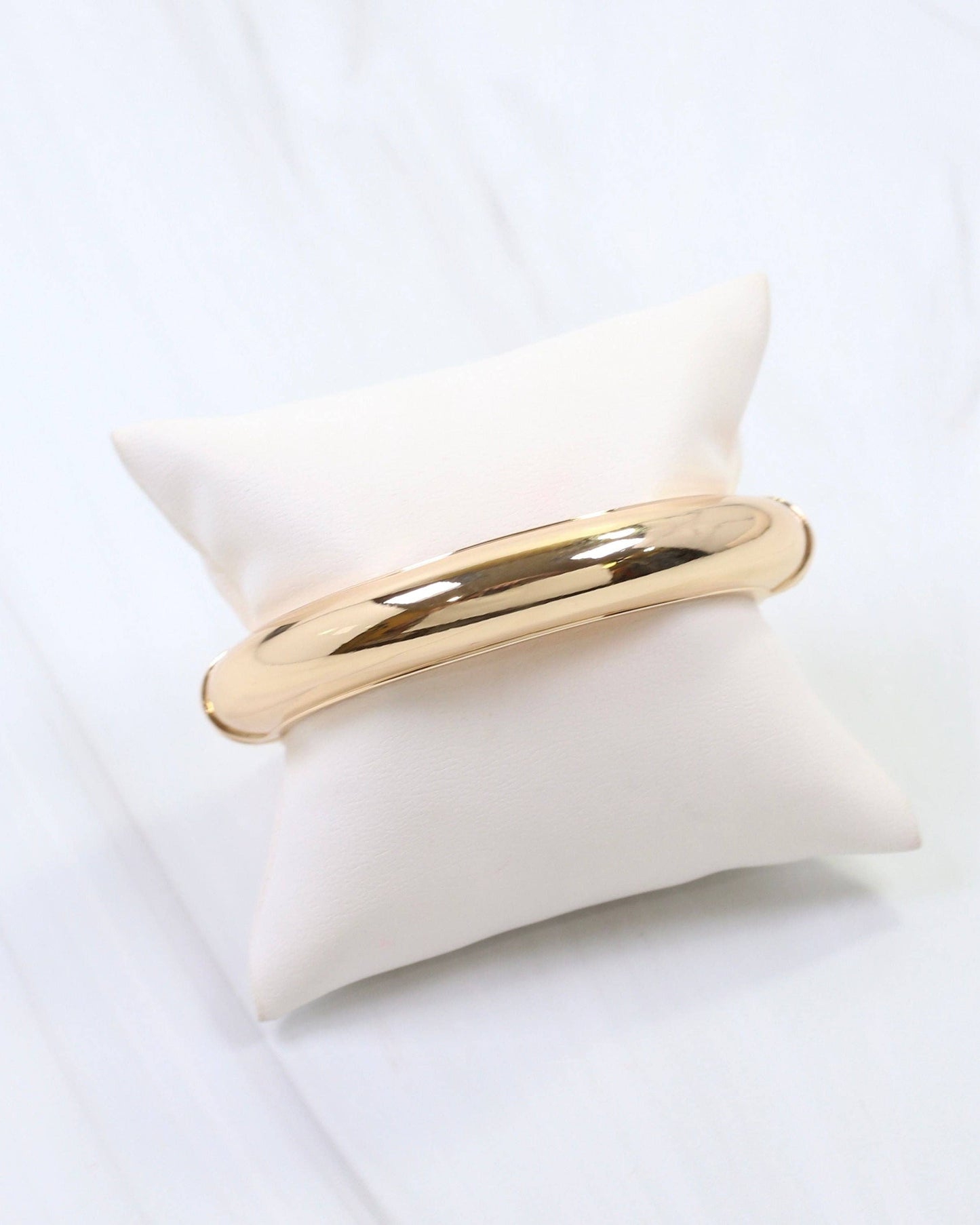 Austyn Round Hinge Bangle Bracelet Gold