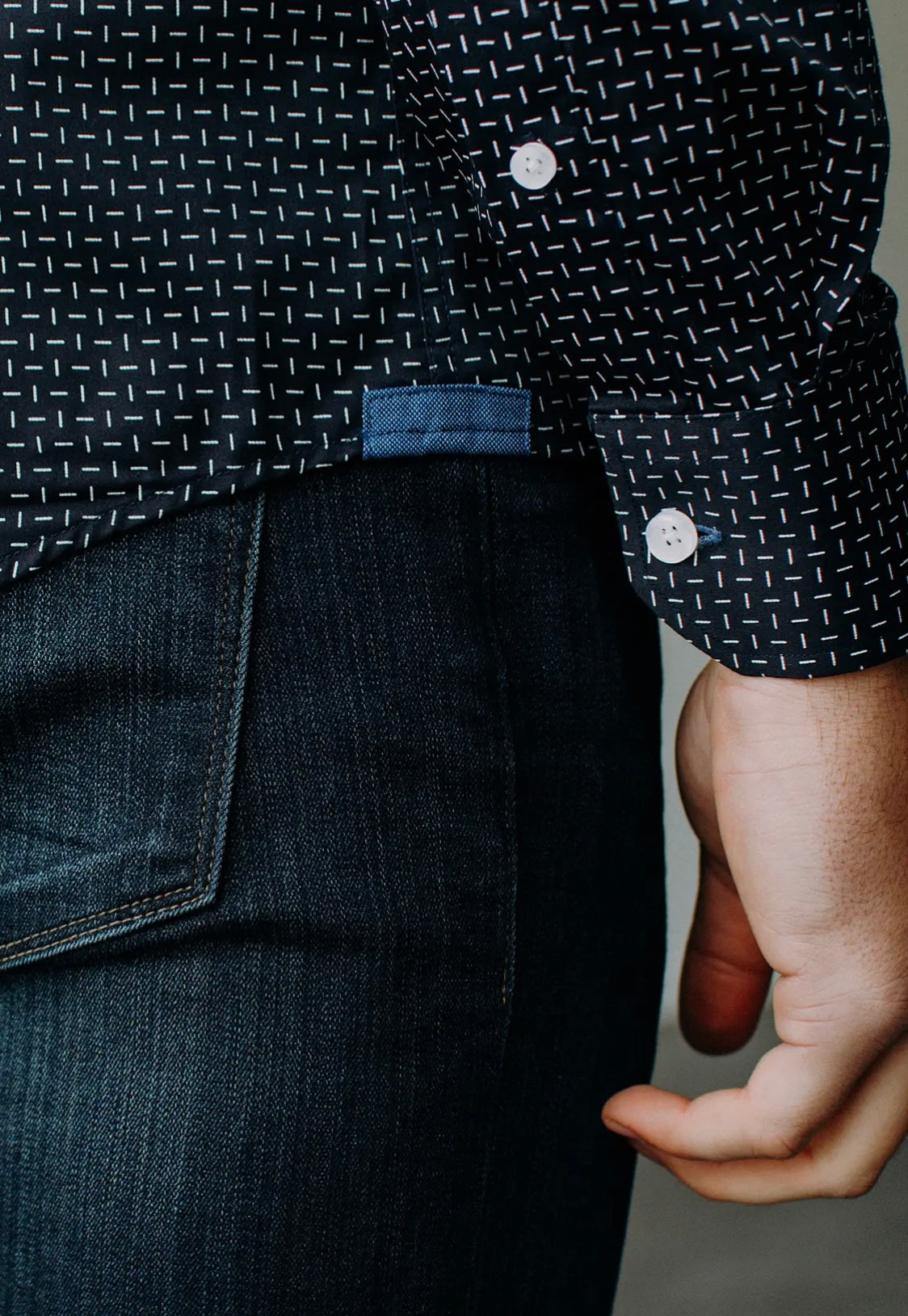 Finn Untuckable Classic Fit Dress Shirt by Alynn