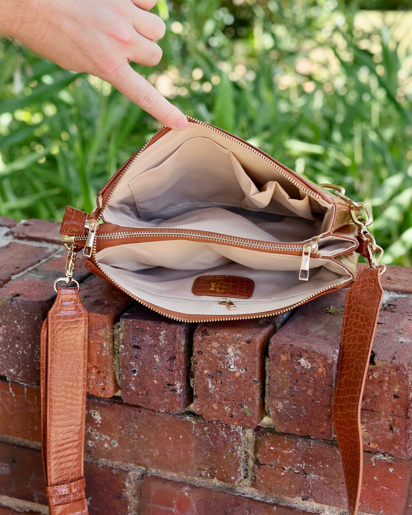 Ariana Crossbody Latte LD
