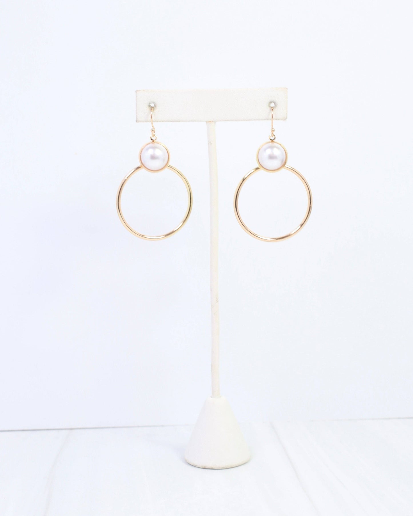 Clementine Circle Pearl Dangle Earring Gold